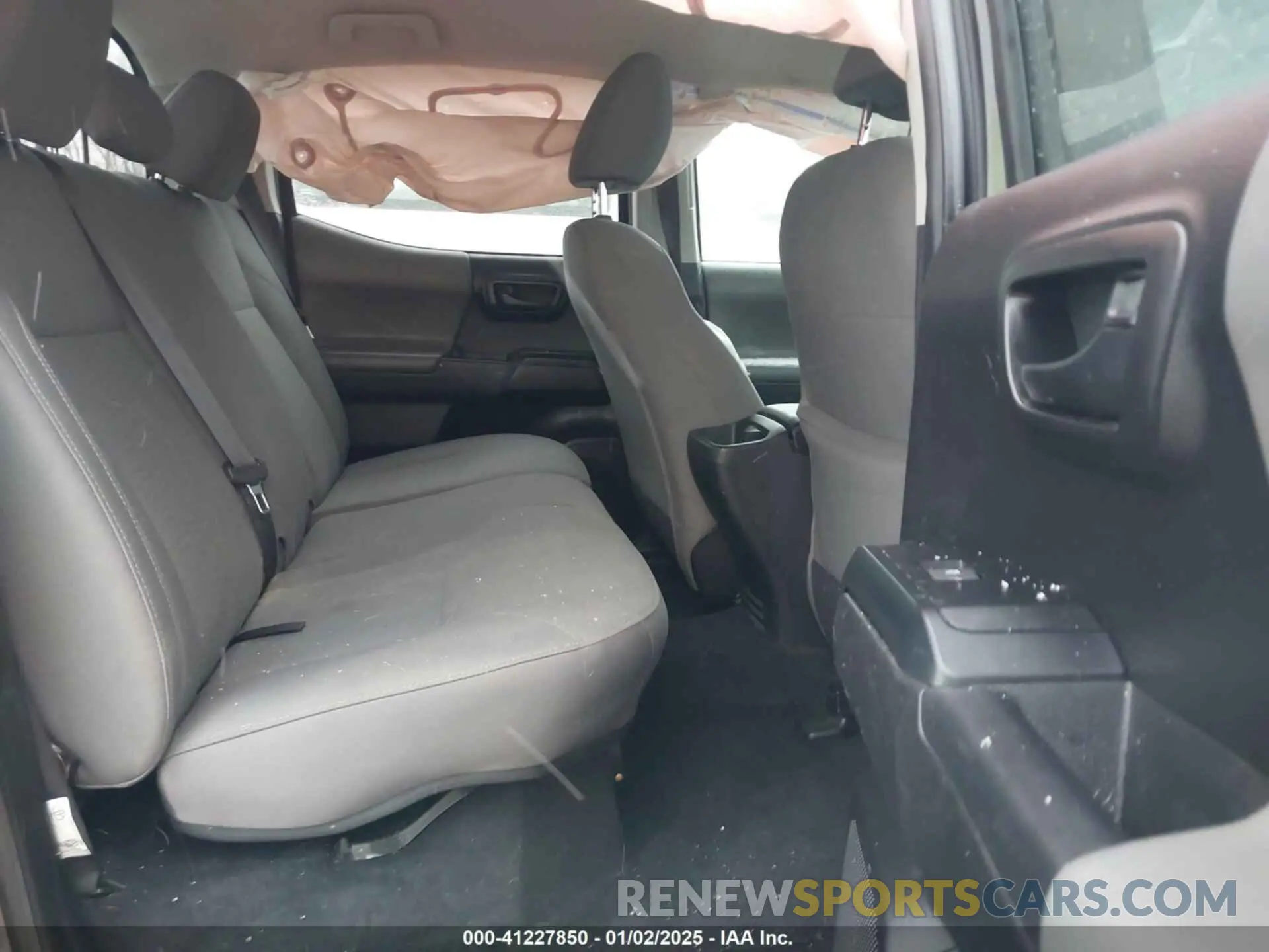 8 Photograph of a damaged car 3TMCZ5AN1KM220984 TOYOTA TACOMA 2019