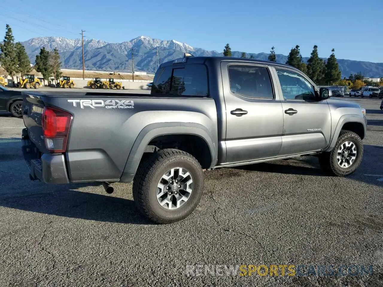 3 Фотография поврежденного автомобиля 3TMCZ5AN1KM222735 TOYOTA TACOMA 2019