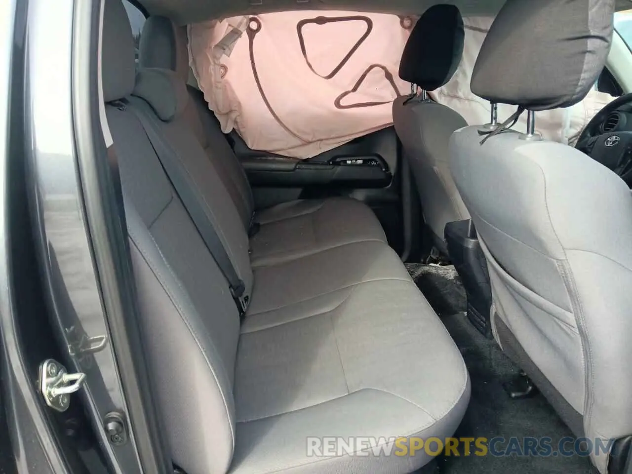 10 Photograph of a damaged car 3TMCZ5AN1KM254049 TOYOTA TACOMA 2019