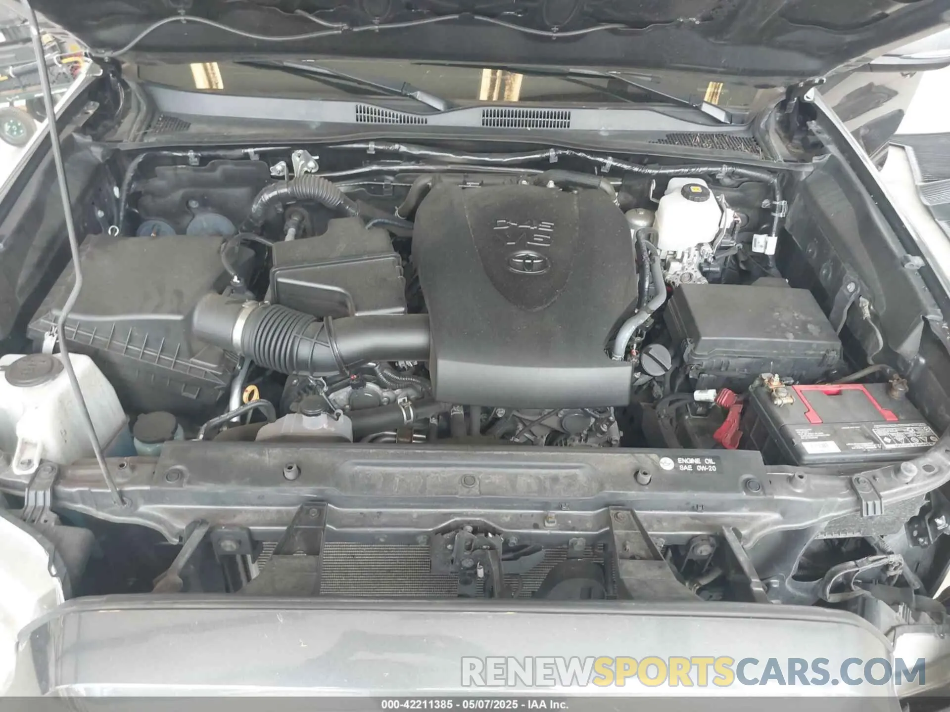 10 Photograph of a damaged car 3TMCZ5AN1KM257081 TOYOTA TACOMA 2019
