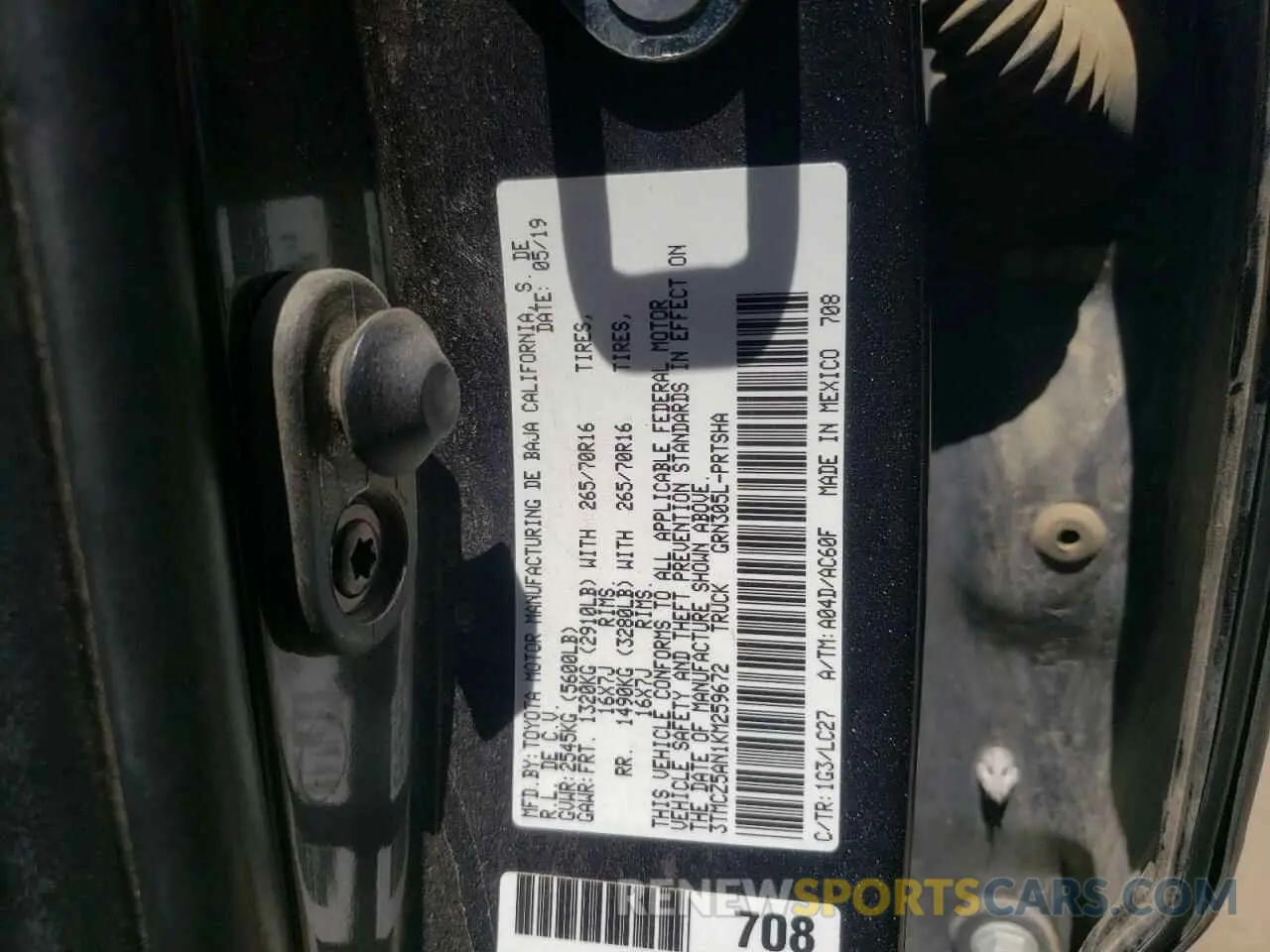 10 Фотография поврежденного автомобиля 3TMCZ5AN1KM259672 TOYOTA TACOMA 2019