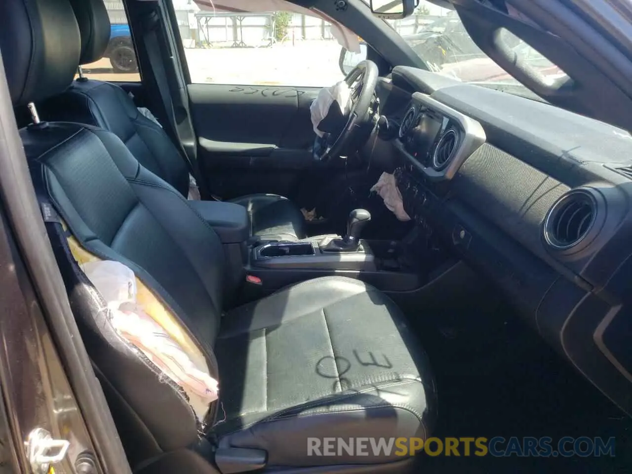 5 Фотография поврежденного автомобиля 3TMCZ5AN1KM259672 TOYOTA TACOMA 2019