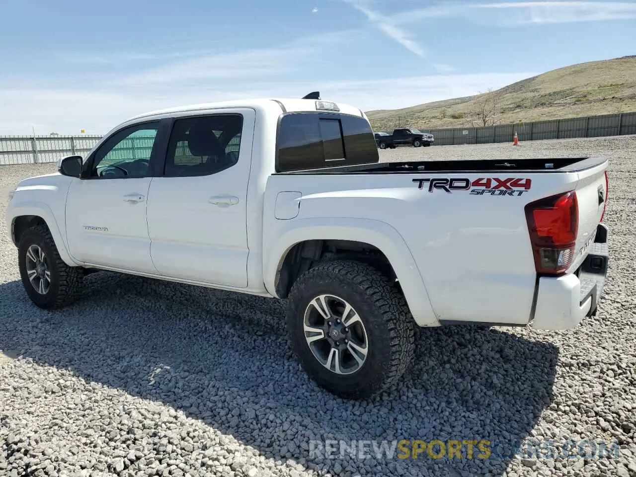 2 Фотография поврежденного автомобиля 3TMCZ5AN1KM263494 TOYOTA TACOMA 2019