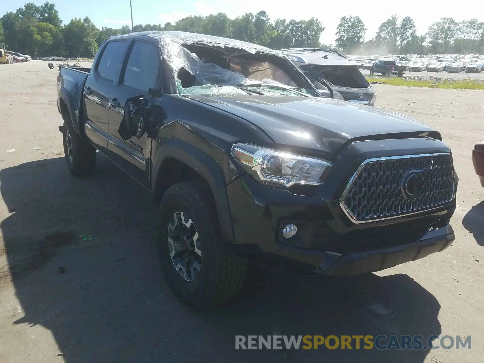 1 Photograph of a damaged car 3TMCZ5AN1KM264256 TOYOTA TACOMA 2019