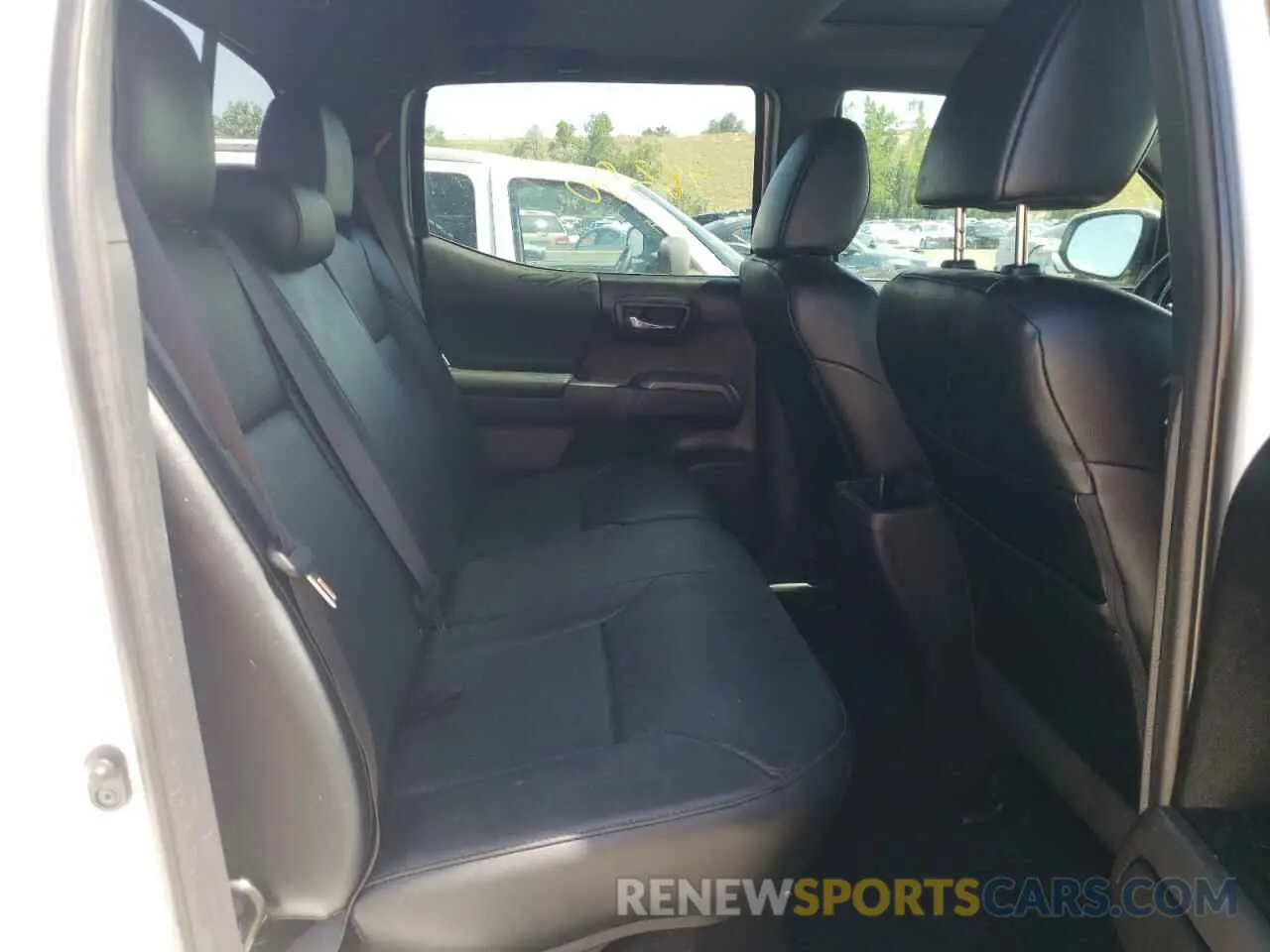 6 Photograph of a damaged car 3TMCZ5AN1KM265777 TOYOTA TACOMA 2019