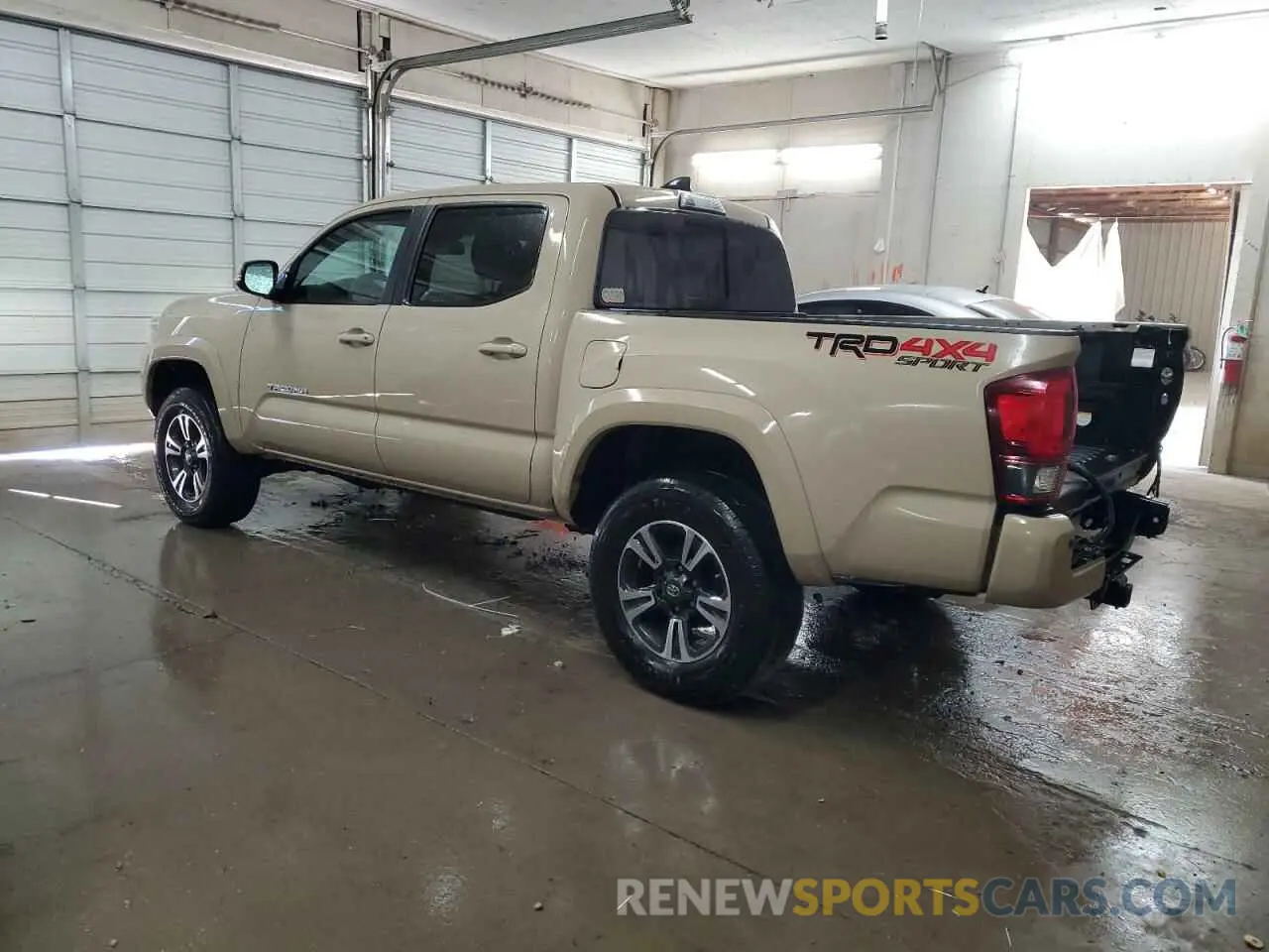 2 Фотография поврежденного автомобиля 3TMCZ5AN1KM285074 TOYOTA TACOMA 2019