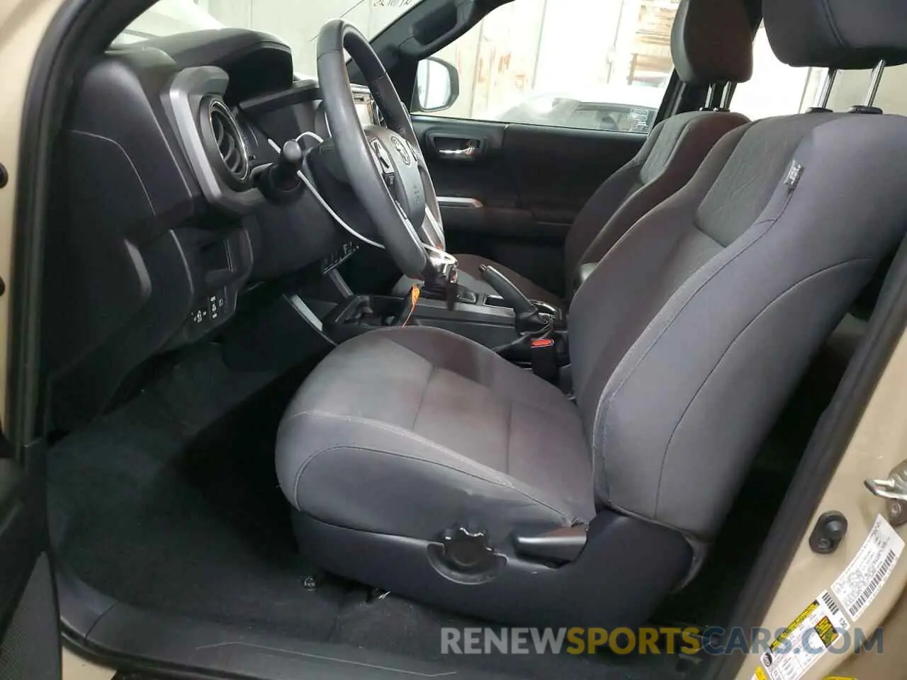 7 Фотография поврежденного автомобиля 3TMCZ5AN1KM285074 TOYOTA TACOMA 2019
