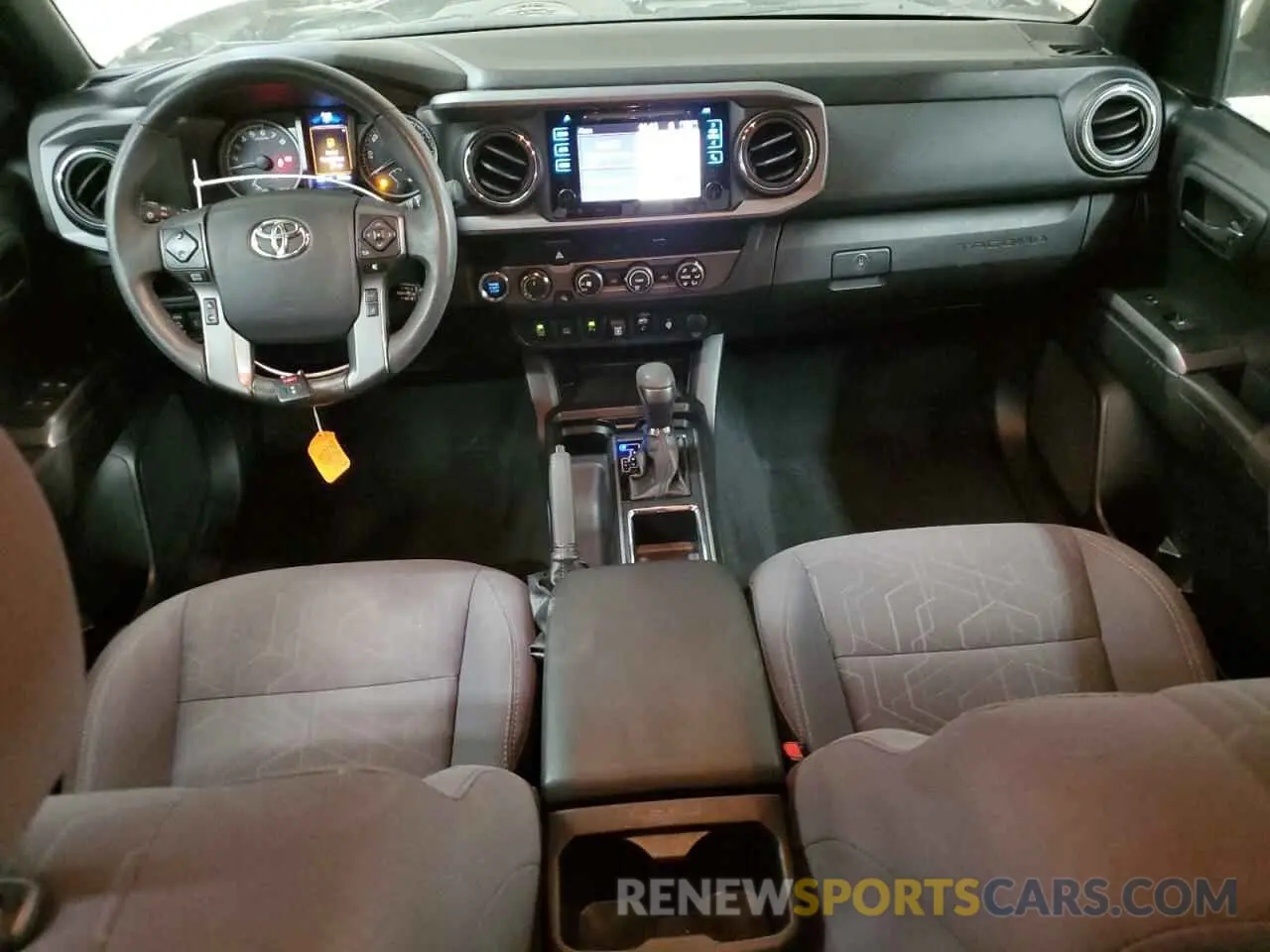 8 Фотография поврежденного автомобиля 3TMCZ5AN1KM285074 TOYOTA TACOMA 2019