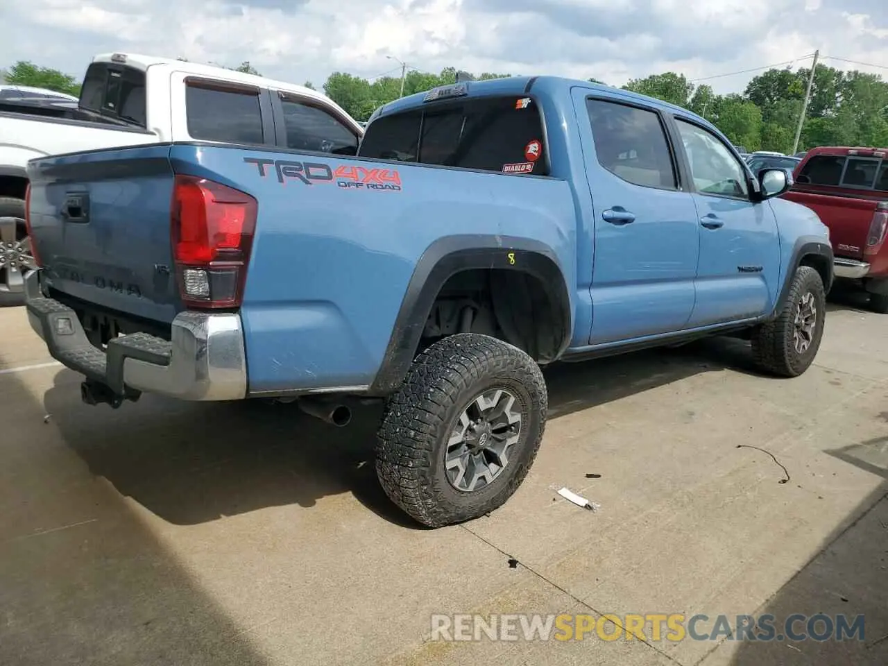 3 Фотография поврежденного автомобиля 3TMCZ5AN2KM225823 TOYOTA TACOMA 2019