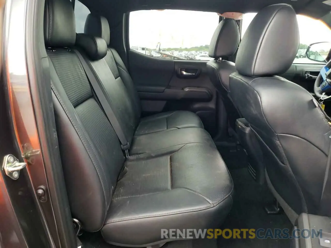 6 Фотография поврежденного автомобиля 3TMCZ5AN2KM257297 TOYOTA TACOMA 2019