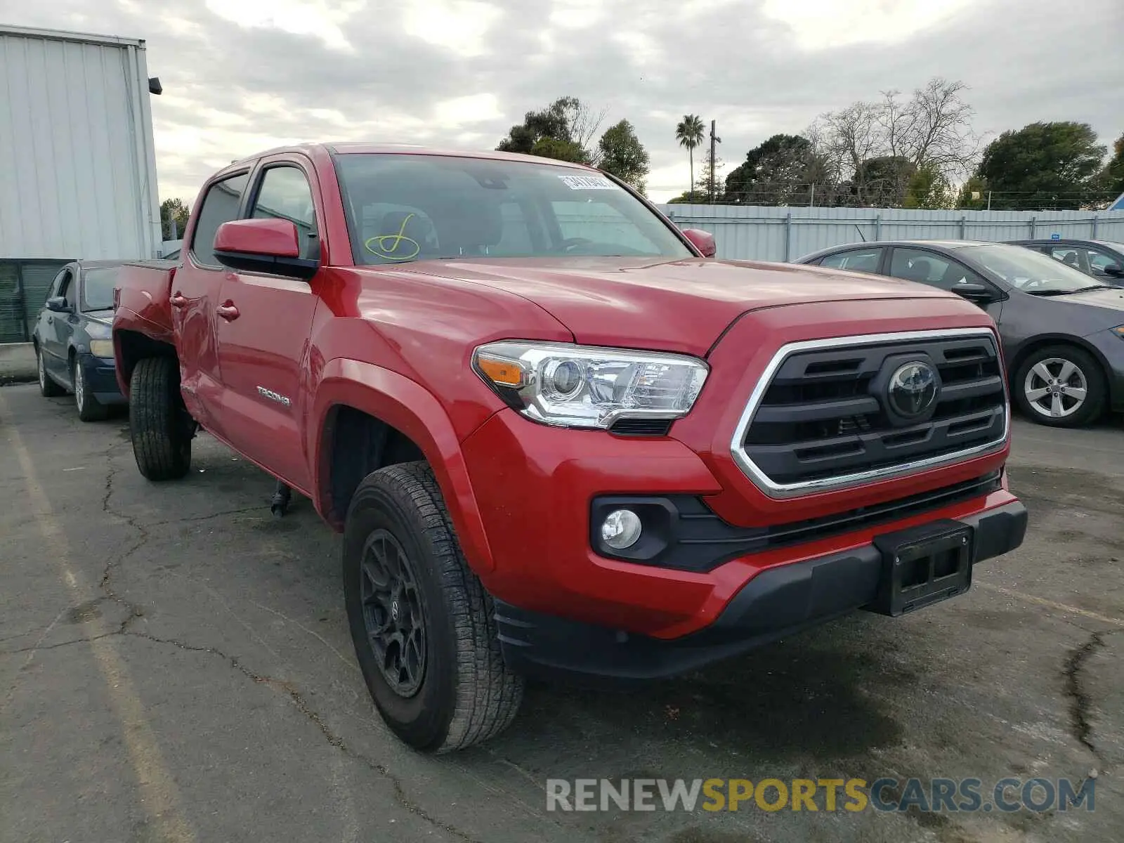 1 Photograph of a damaged car 3TMCZ5AN2KM274150 TOYOTA TACOMA 2019