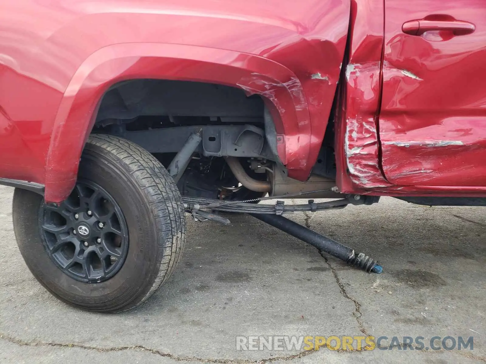 9 Photograph of a damaged car 3TMCZ5AN2KM274150 TOYOTA TACOMA 2019