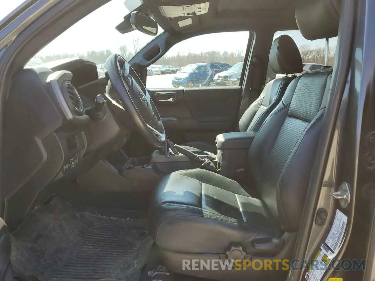7 Photograph of a damaged car 3TMCZ5AN2KM283656 TOYOTA TACOMA 2019
