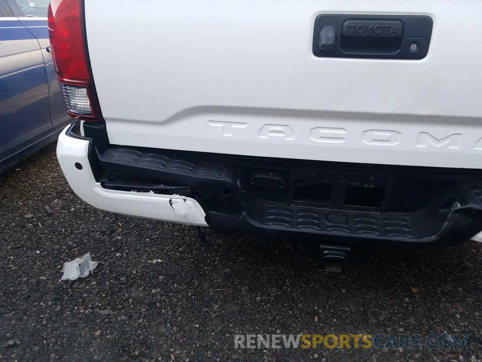 9 Photograph of a damaged car 3TMCZ5AN2KM285813 TOYOTA TACOMA 2019