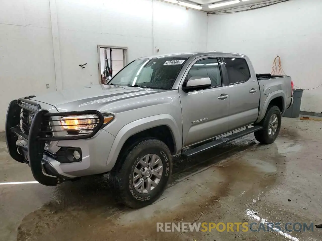 1 Photograph of a damaged car 3TMCZ5AN3KM190984 TOYOTA TACOMA 2019