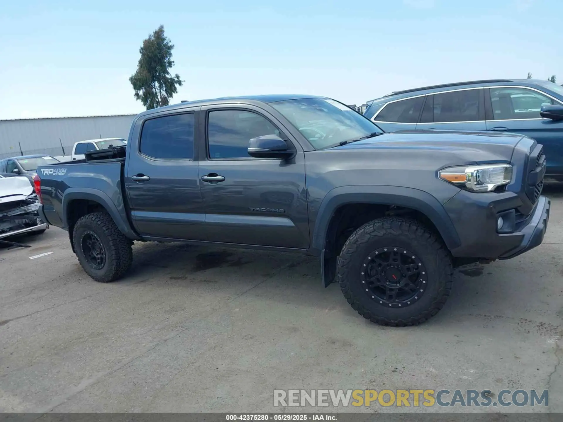 14 Photograph of a damaged car 3TMCZ5AN3KM207783 TOYOTA TACOMA 2019