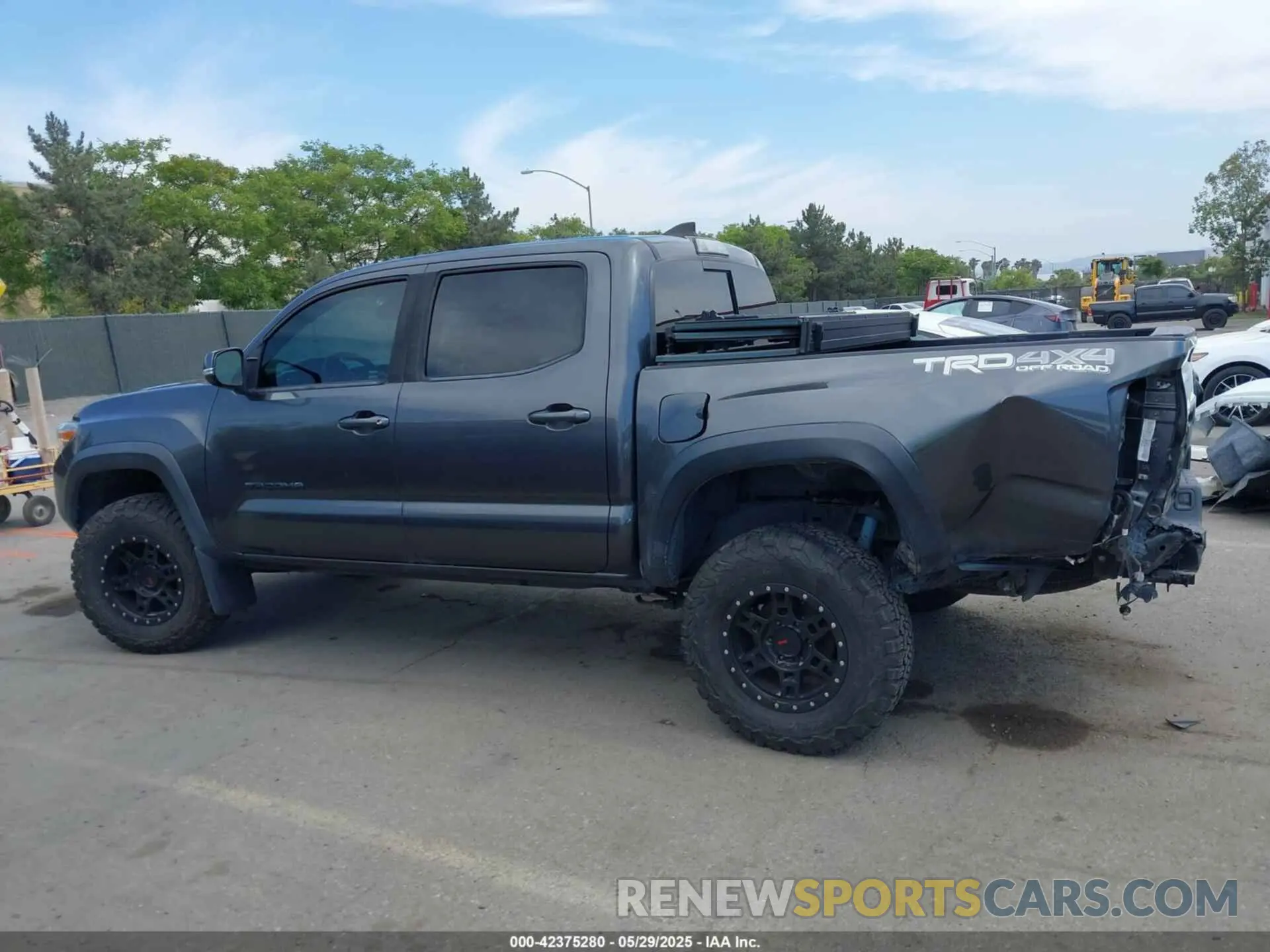 15 Photograph of a damaged car 3TMCZ5AN3KM207783 TOYOTA TACOMA 2019