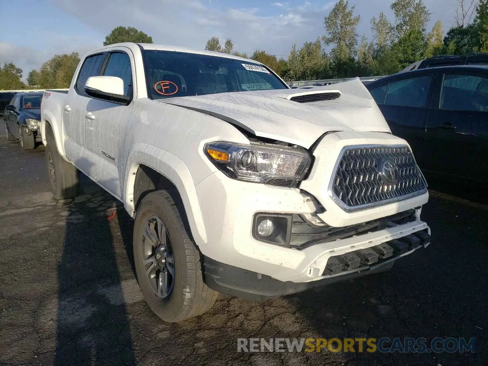 1 Photograph of a damaged car 3TMCZ5AN3KM237401 TOYOTA TACOMA 2019
