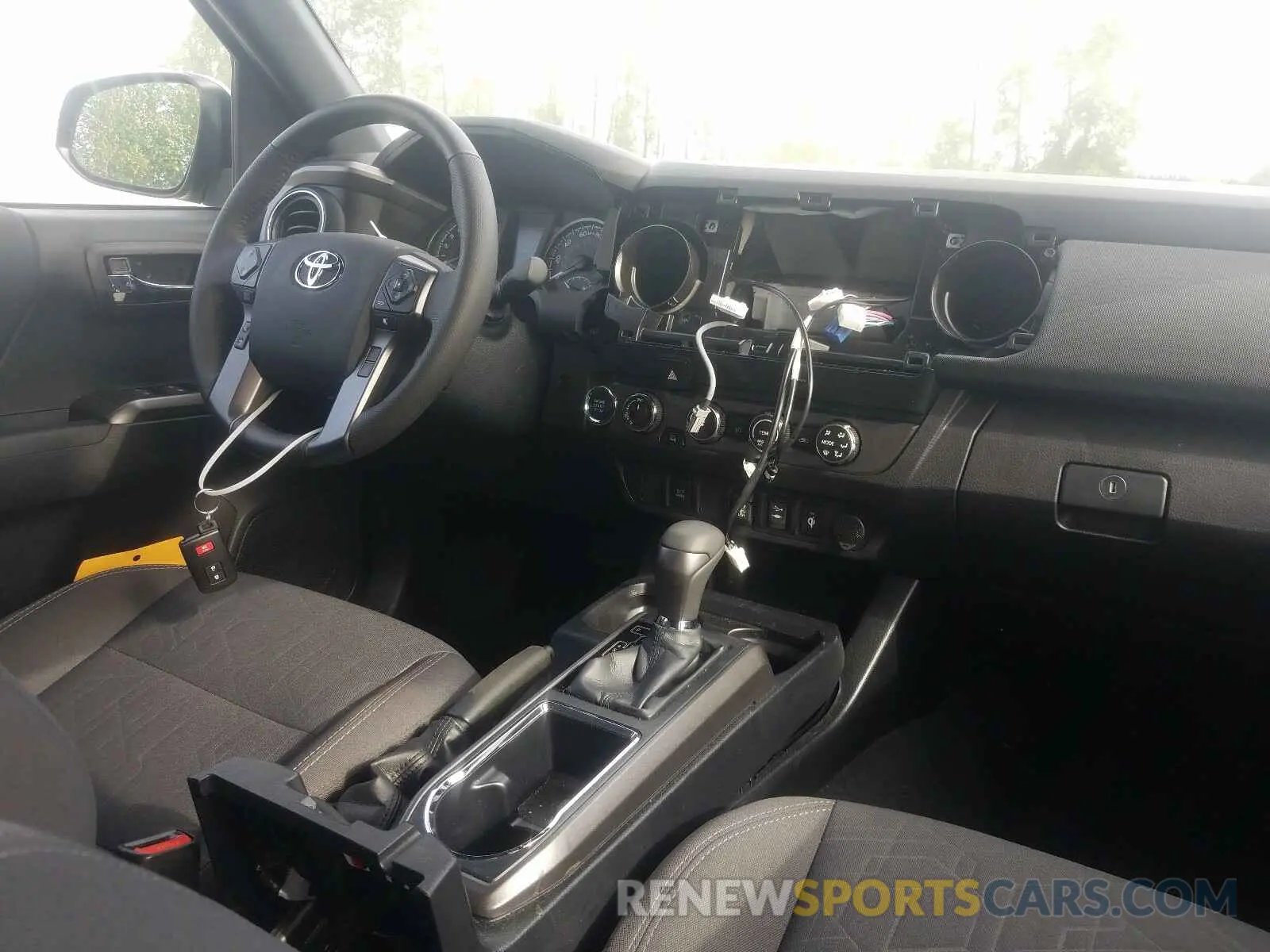 9 Photograph of a damaged car 3TMCZ5AN3KM257941 TOYOTA TACOMA 2019