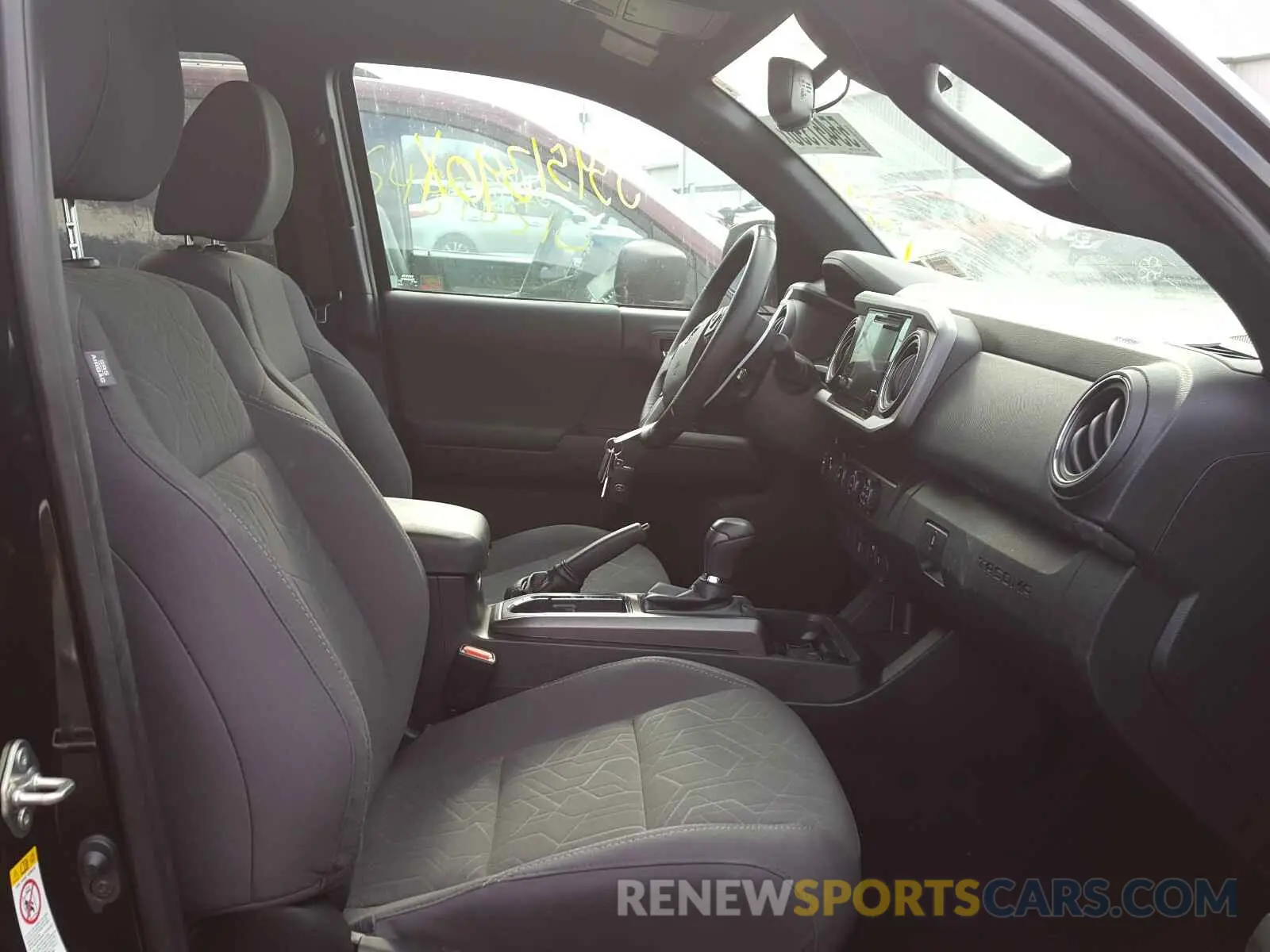 5 Photograph of a damaged car 3TMCZ5AN3KM272651 TOYOTA TACOMA 2019