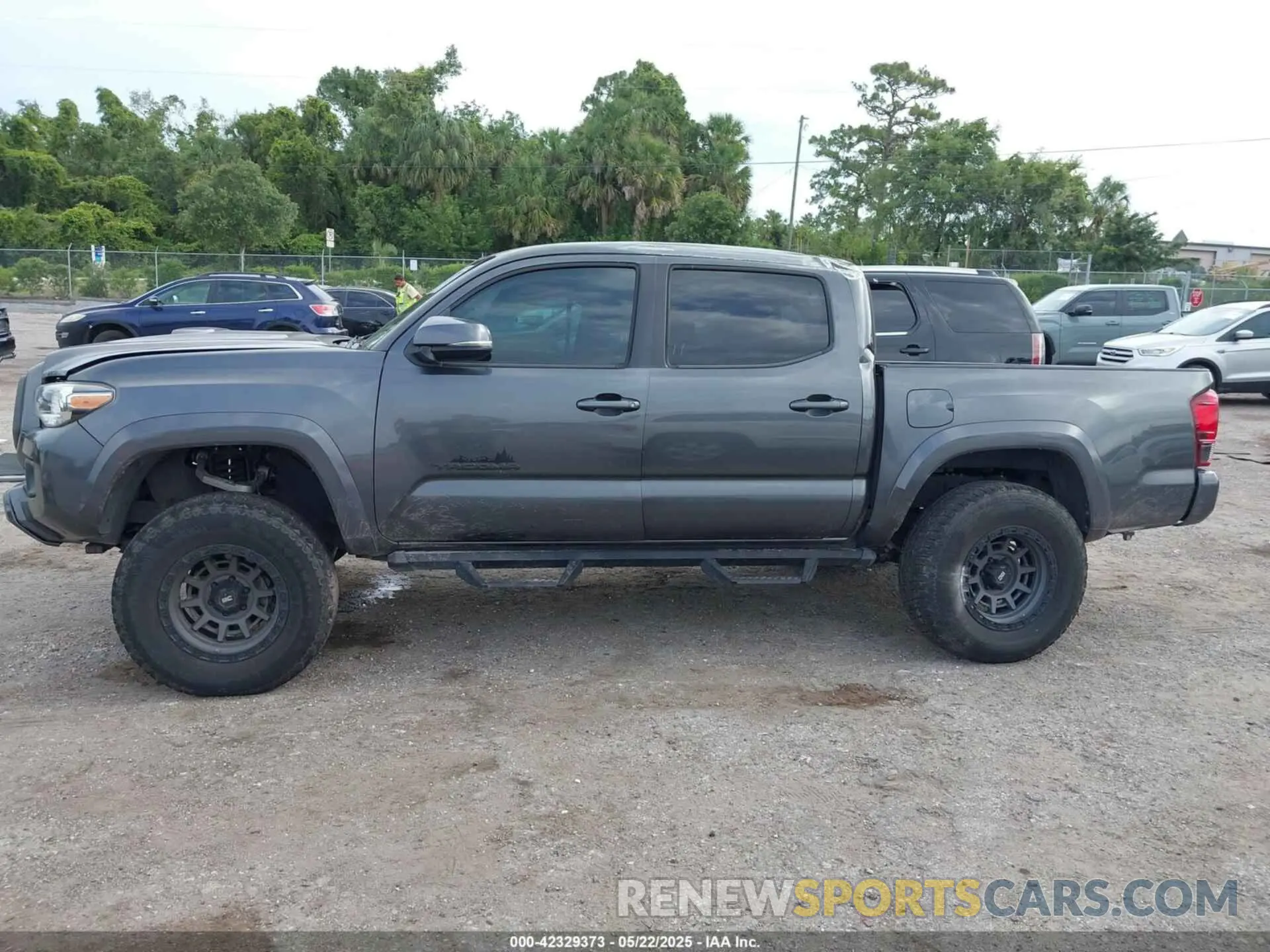 14 Photograph of a damaged car 3TMCZ5AN3KM286159 TOYOTA TACOMA 2019
