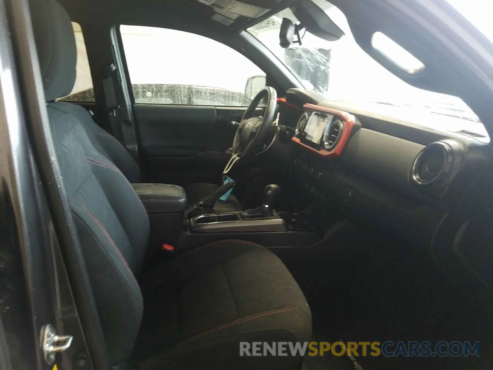 5 Photograph of a damaged car 3TMCZ5AN4KM191688 TOYOTA TACOMA 2019