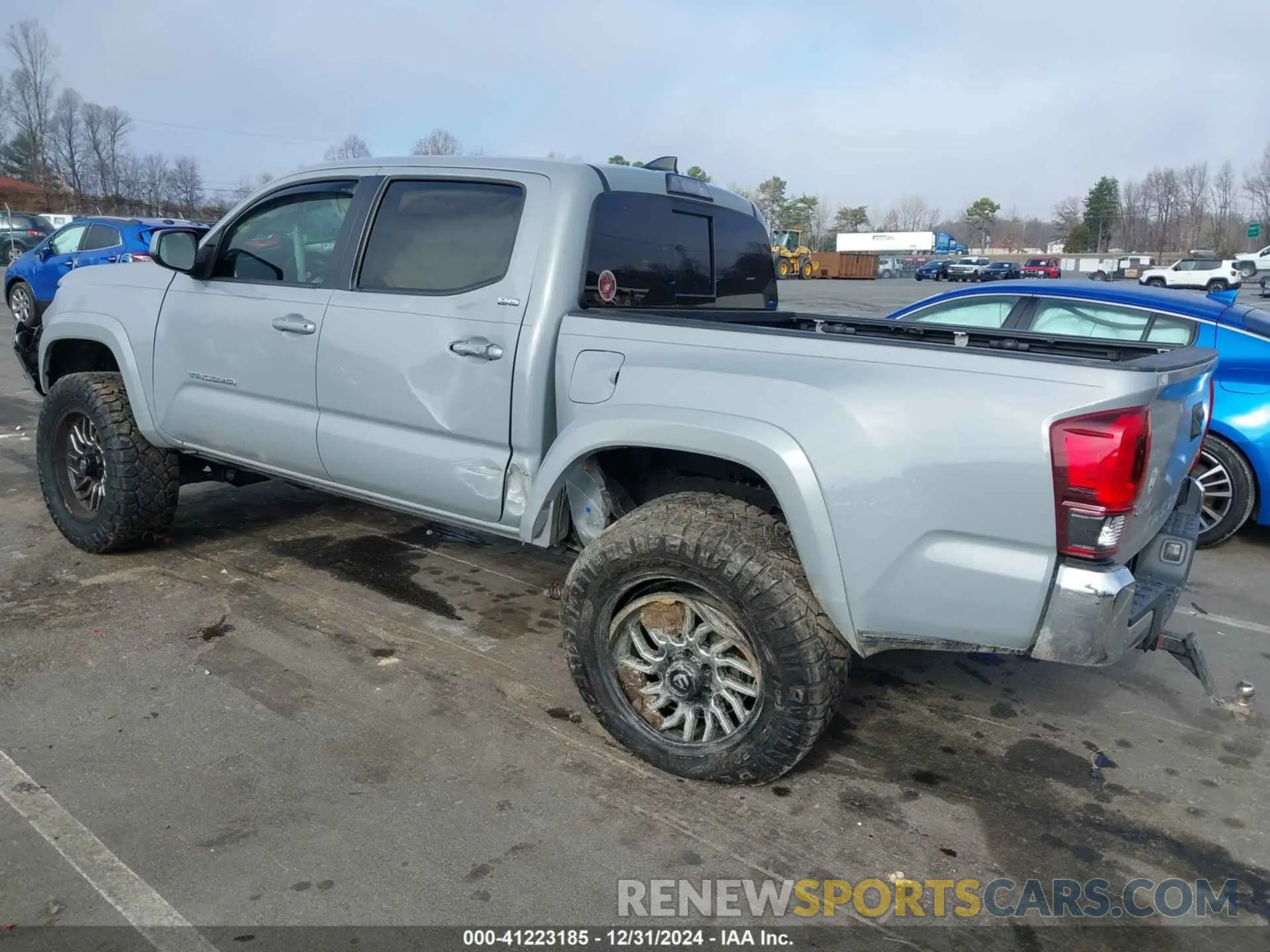 3 Фотография поврежденного автомобиля 3TMCZ5AN4KM204455 TOYOTA TACOMA 2019