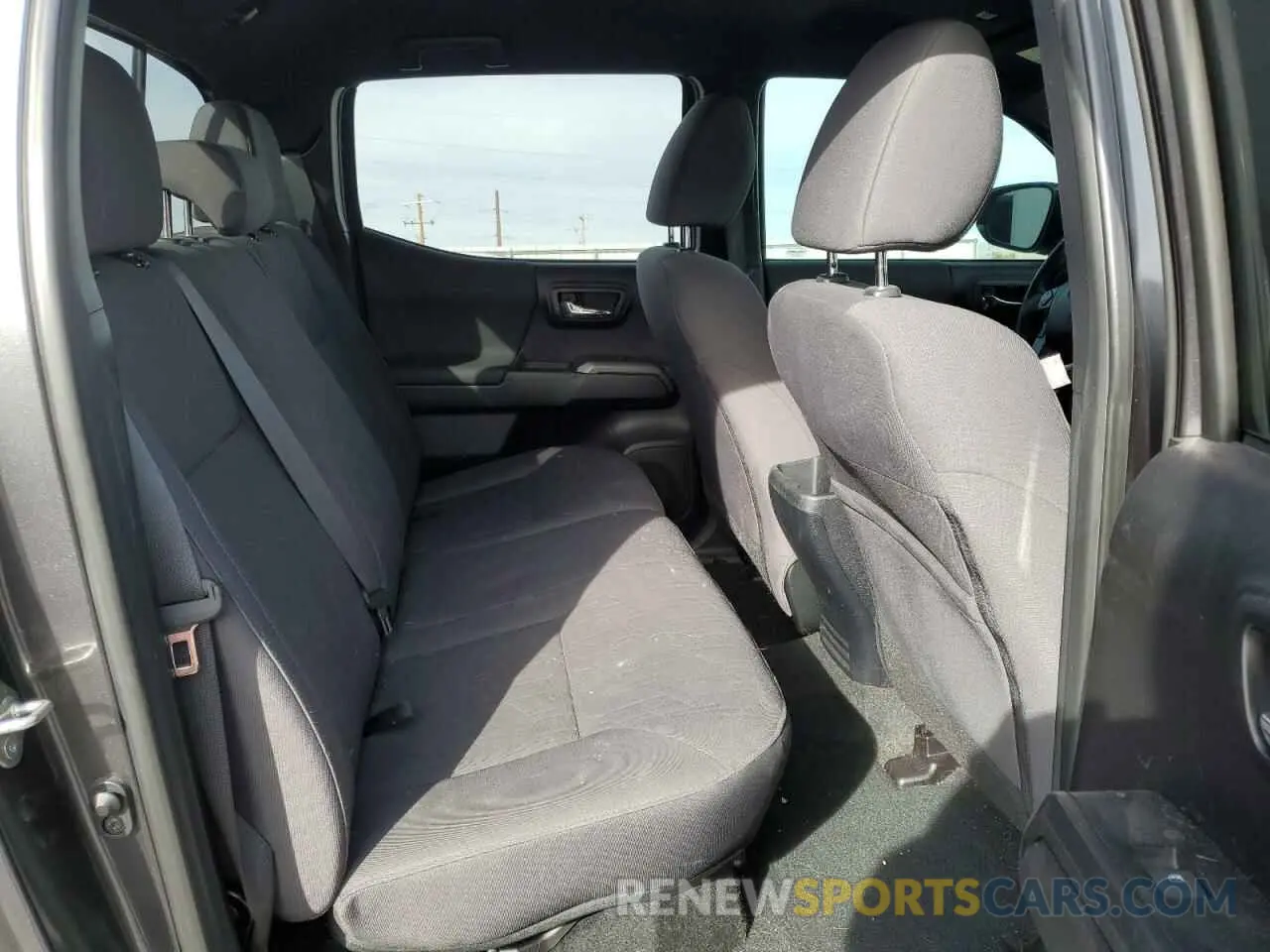 11 Photograph of a damaged car 3TMCZ5AN4KM218131 TOYOTA TACOMA 2019