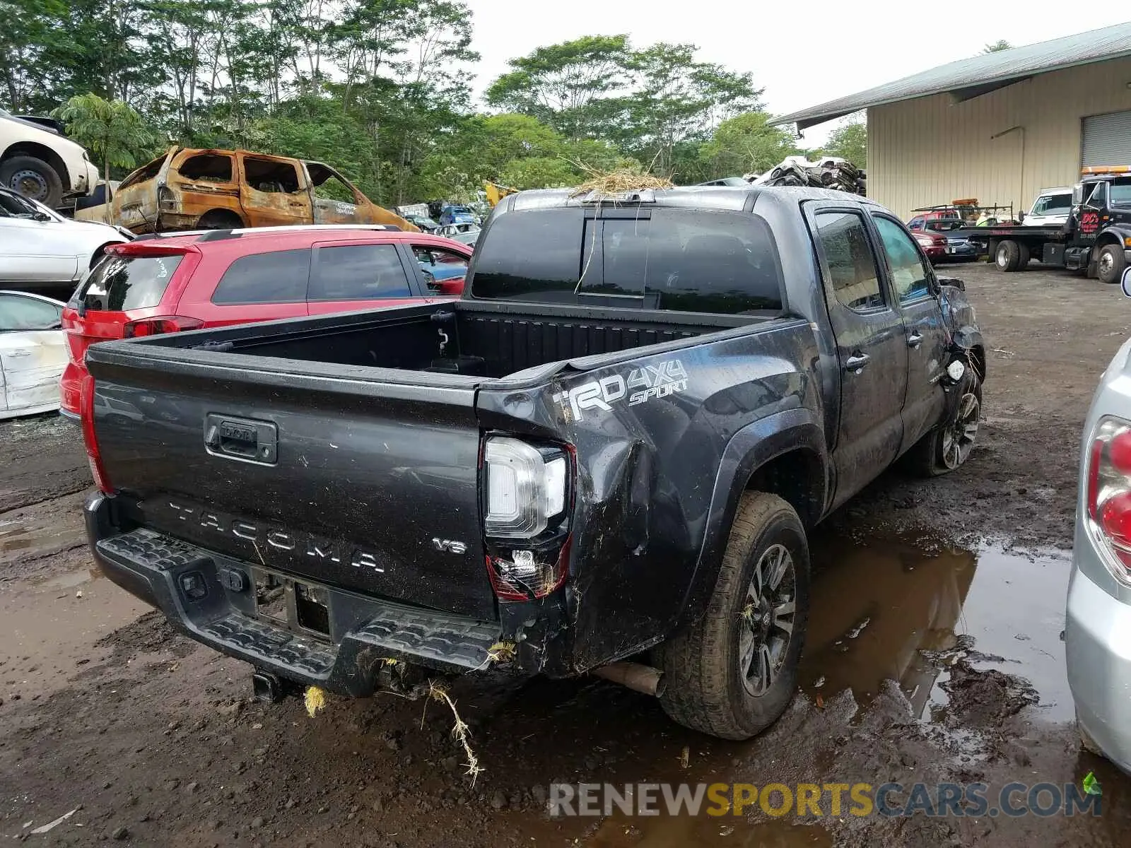 4 Photograph of a damaged car 3TMCZ5AN4KM221417 TOYOTA TACOMA 2019