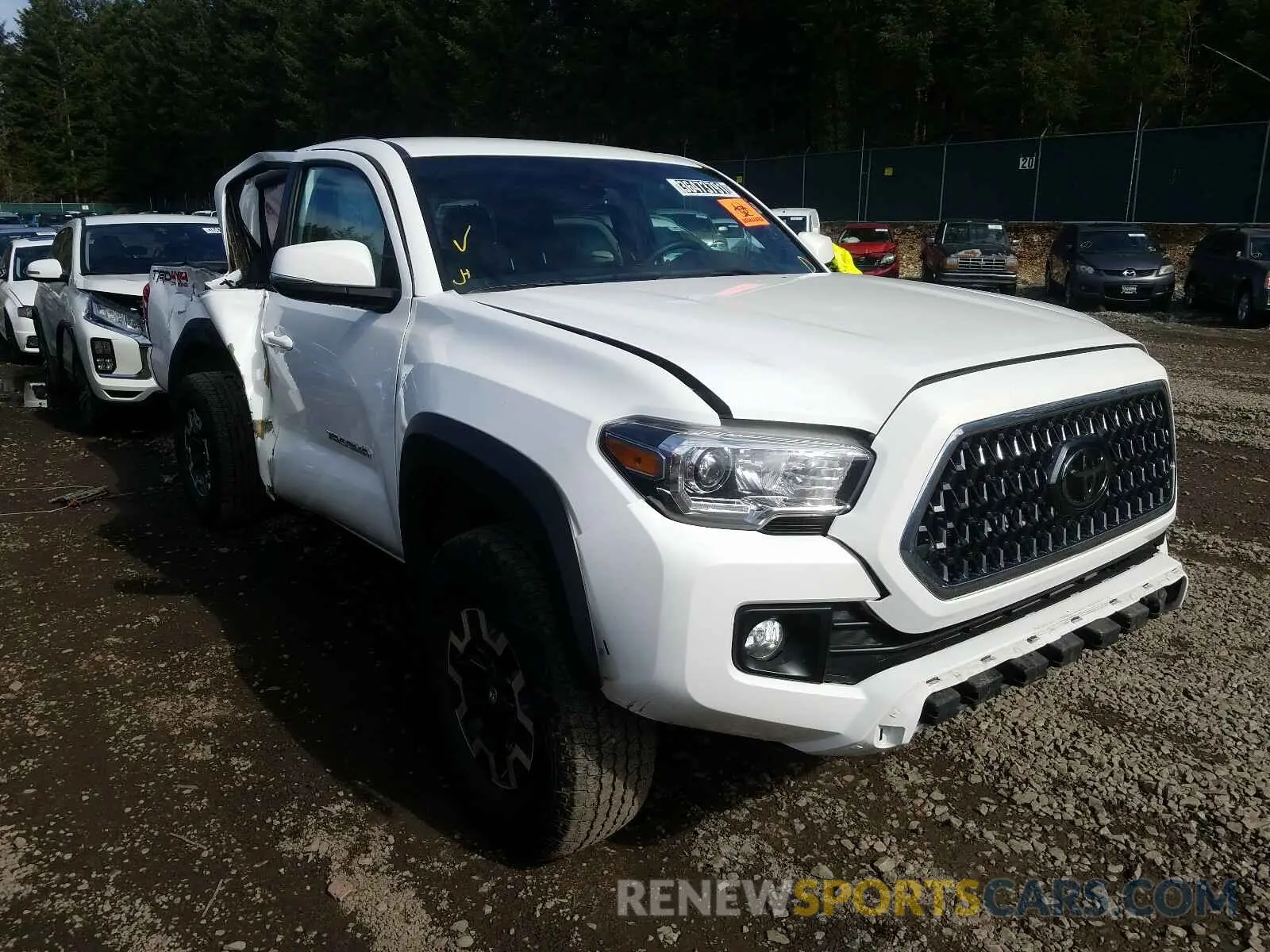 1 Photograph of a damaged car 3TMCZ5AN4KM233812 TOYOTA TACOMA 2019