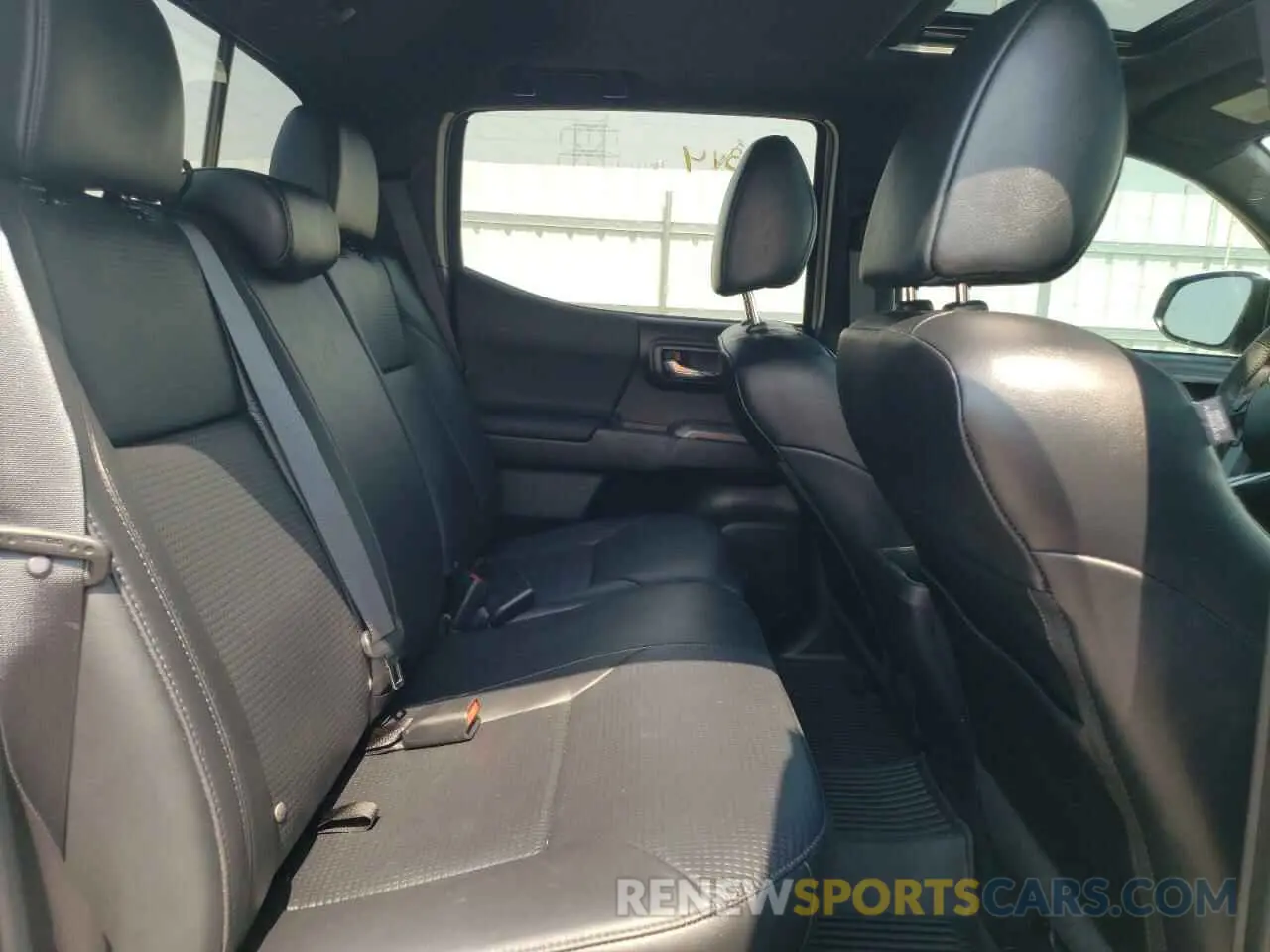 6 Photograph of a damaged car 3TMCZ5AN4KM236077 TOYOTA TACOMA 2019