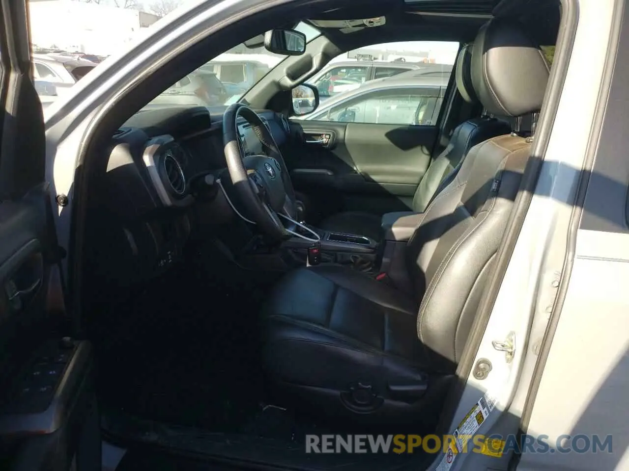 7 Photograph of a damaged car 3TMCZ5AN4KM249931 TOYOTA TACOMA 2019