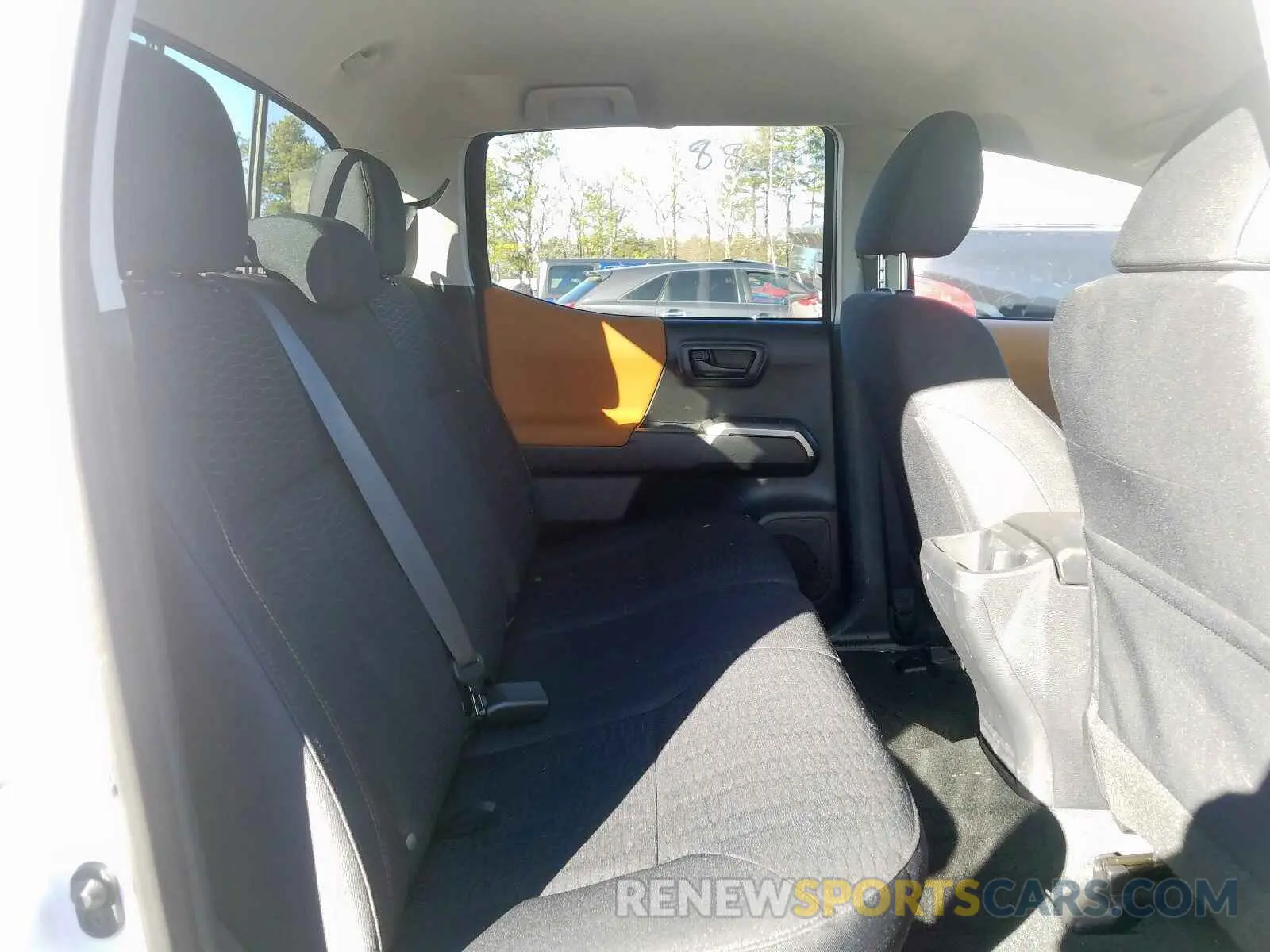 6 Photograph of a damaged car 3TMCZ5AN5KM195538 TOYOTA TACOMA 2019