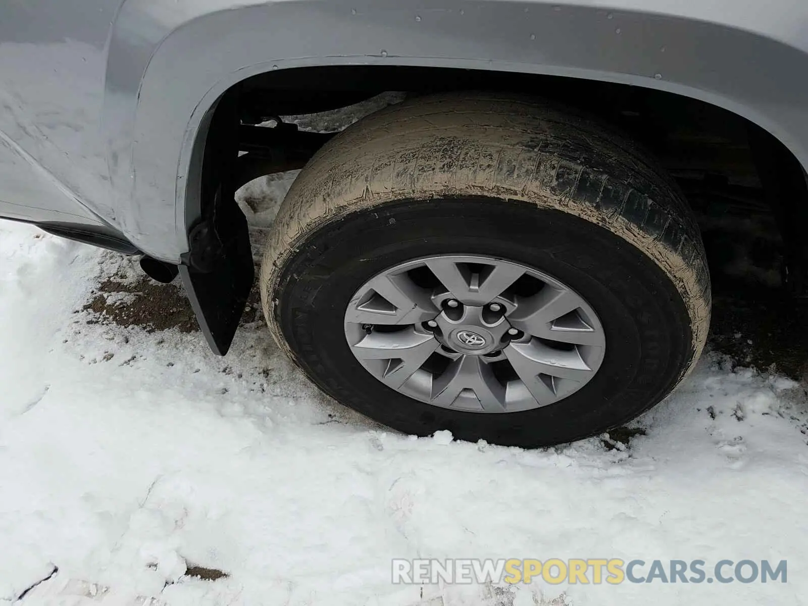 9 Photograph of a damaged car 3TMCZ5AN5KM196236 TOYOTA TACOMA 2019