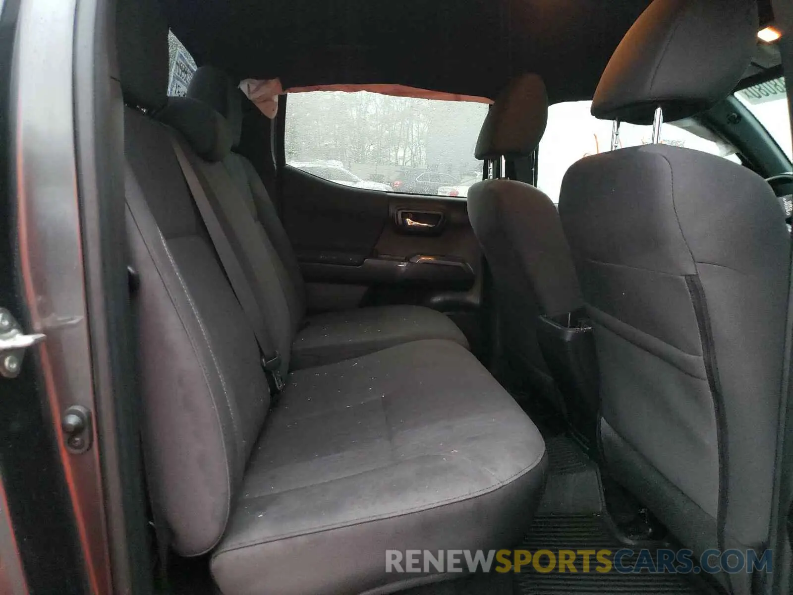 6 Фотография поврежденного автомобиля 3TMCZ5AN5KM221071 TOYOTA TACOMA 2019