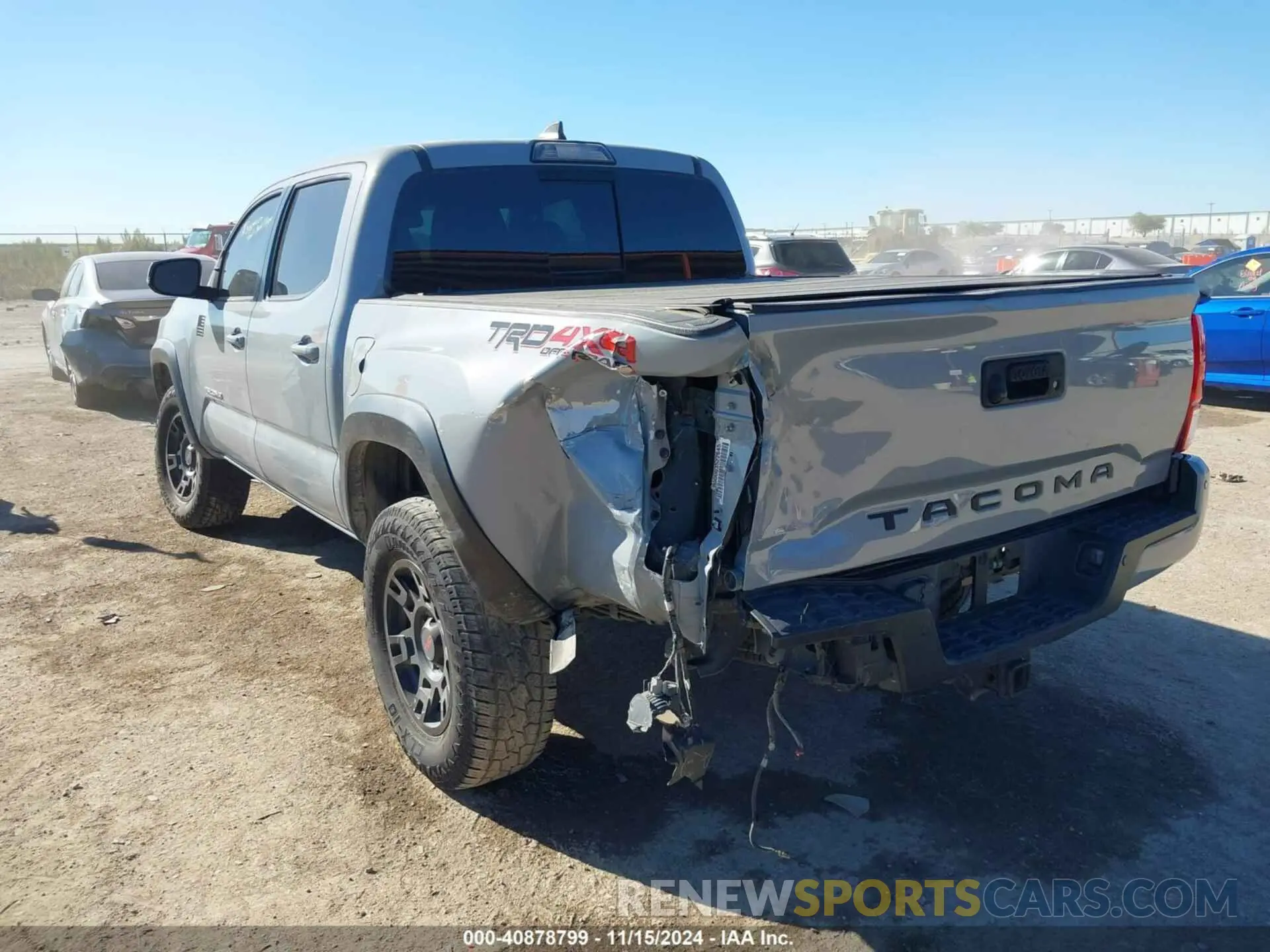 3 Фотография поврежденного автомобиля 3TMCZ5AN5KM236556 TOYOTA TACOMA 2019