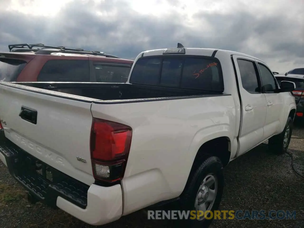4 Photograph of a damaged car 3TMCZ5AN5KM250473 TOYOTA TACOMA 2019