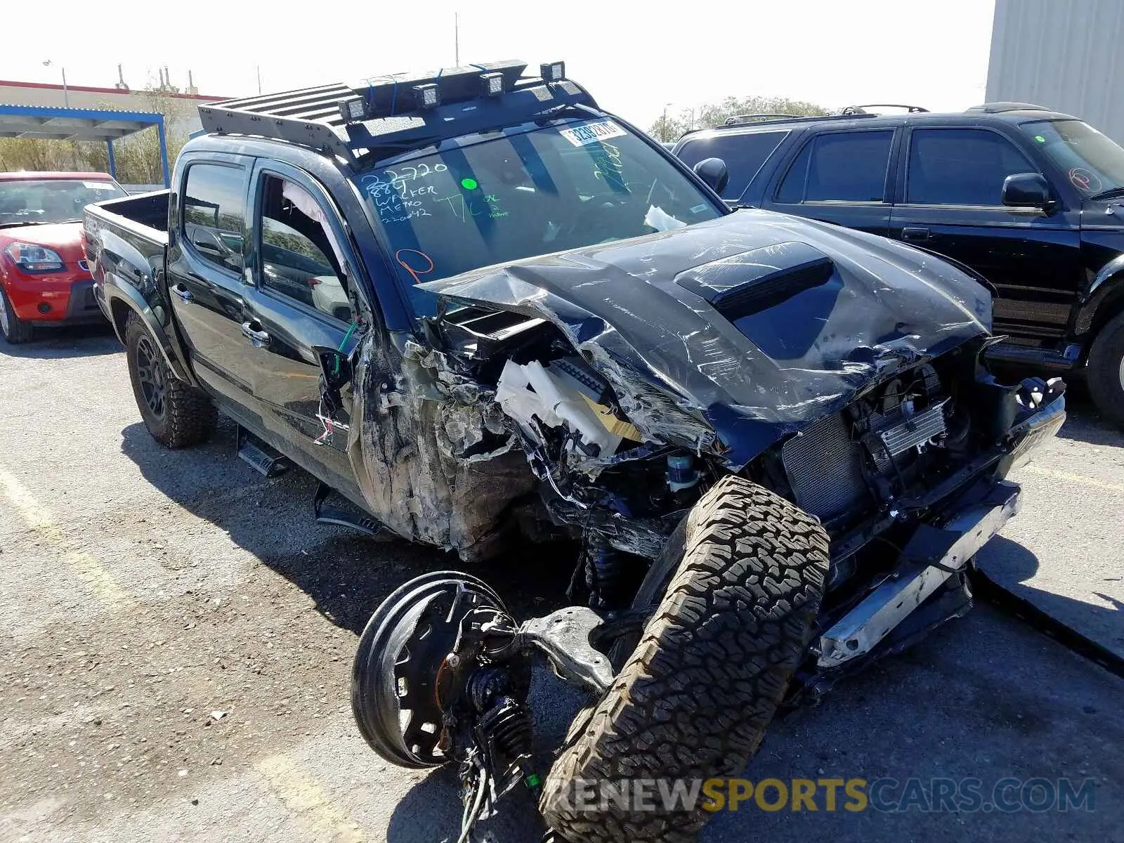 1 Photograph of a damaged car 3TMCZ5AN5KM283649 TOYOTA TACOMA 2019