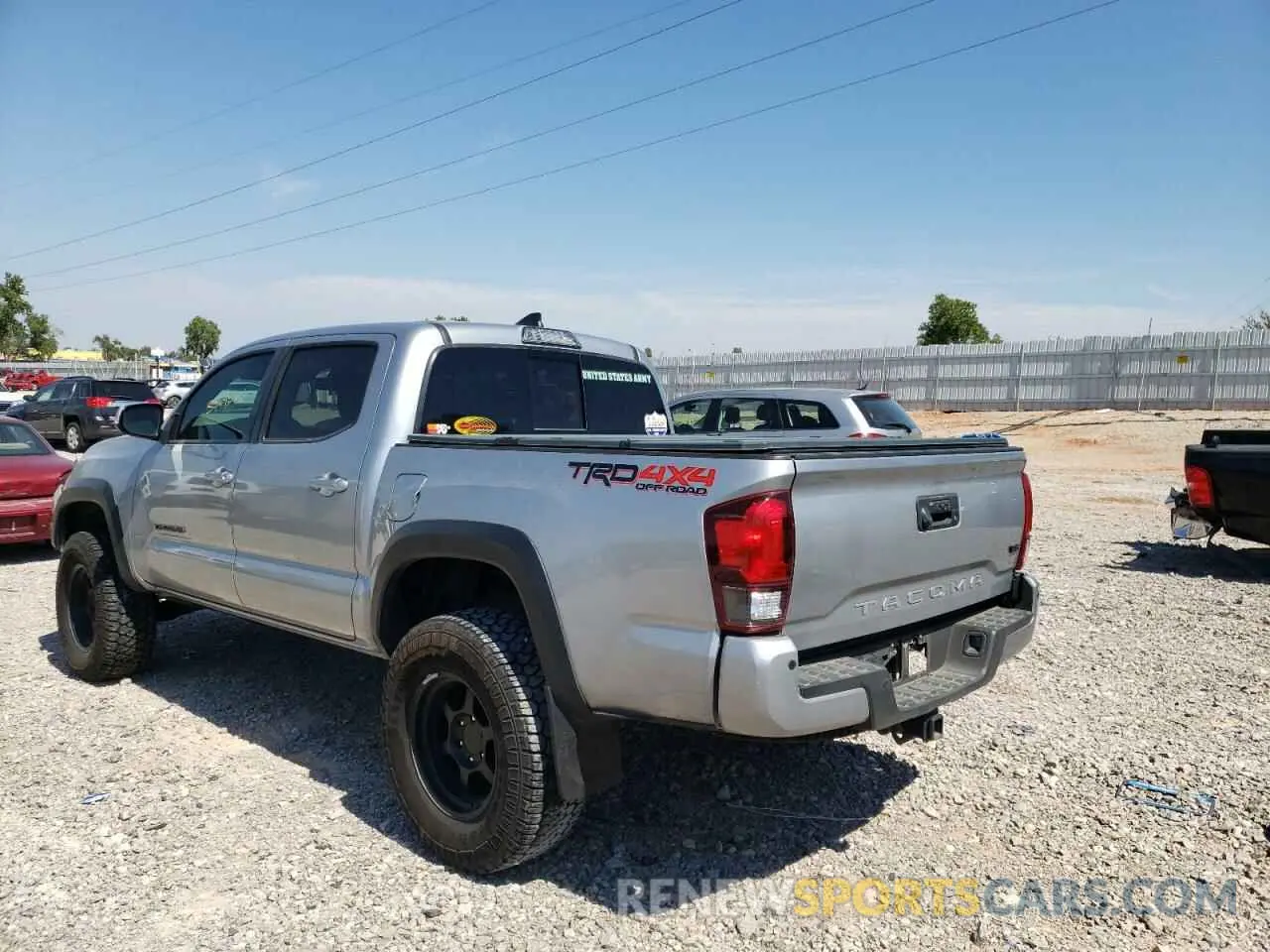 3 Фотография поврежденного автомобиля 3TMCZ5AN6KM219538 TOYOTA TACOMA 2019