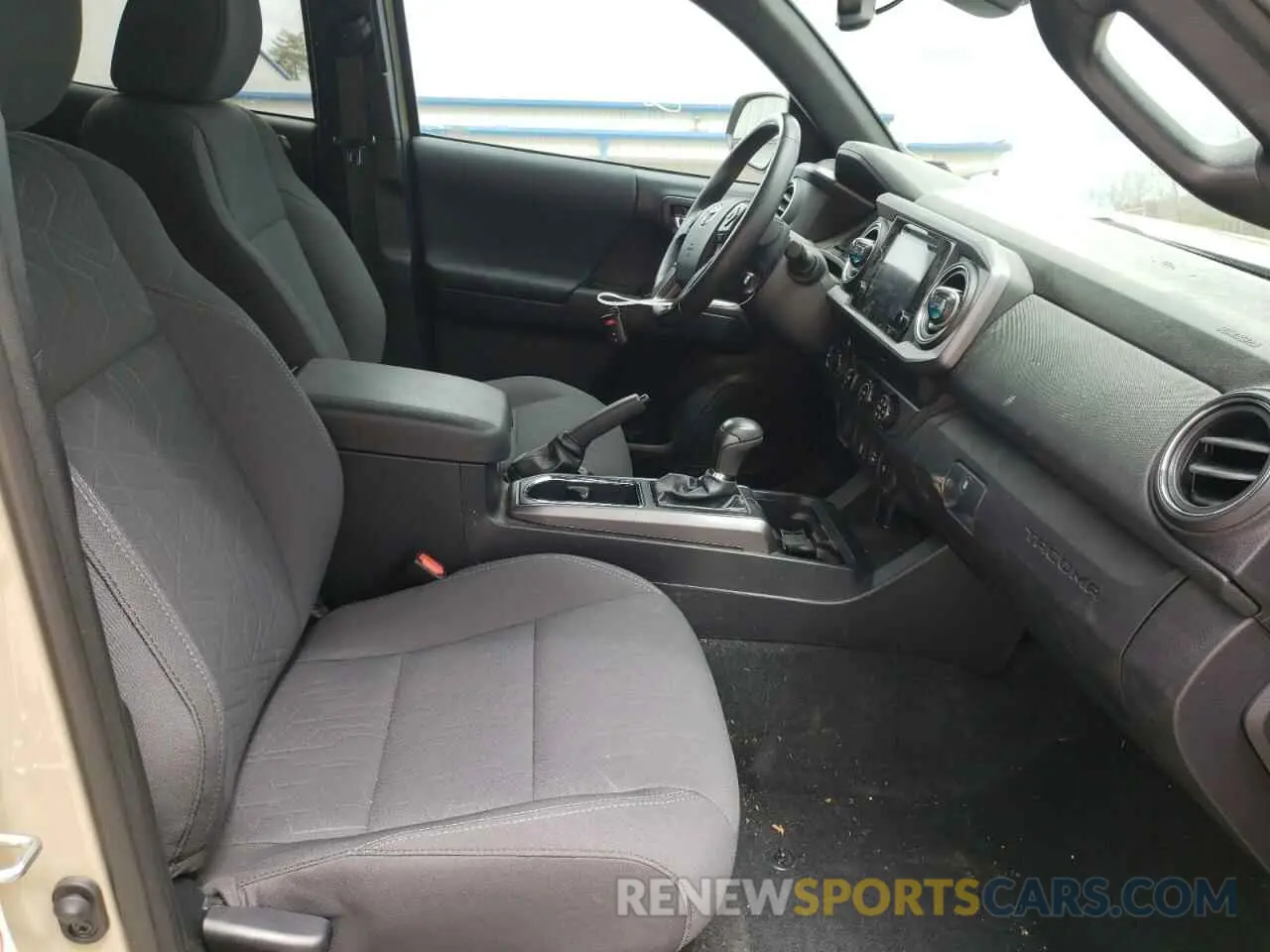 5 Photograph of a damaged car 3TMCZ5AN6KM232273 TOYOTA TACOMA 2019
