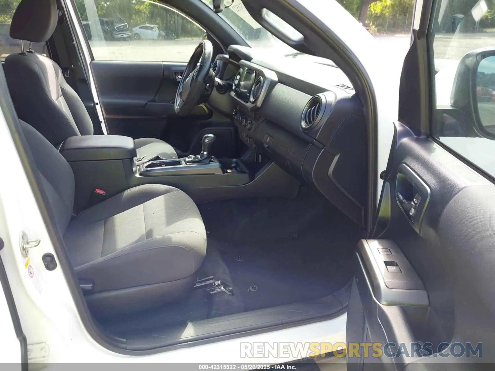 5 Photograph of a damaged car 3TMCZ5AN6KM253480 TOYOTA TACOMA 2019