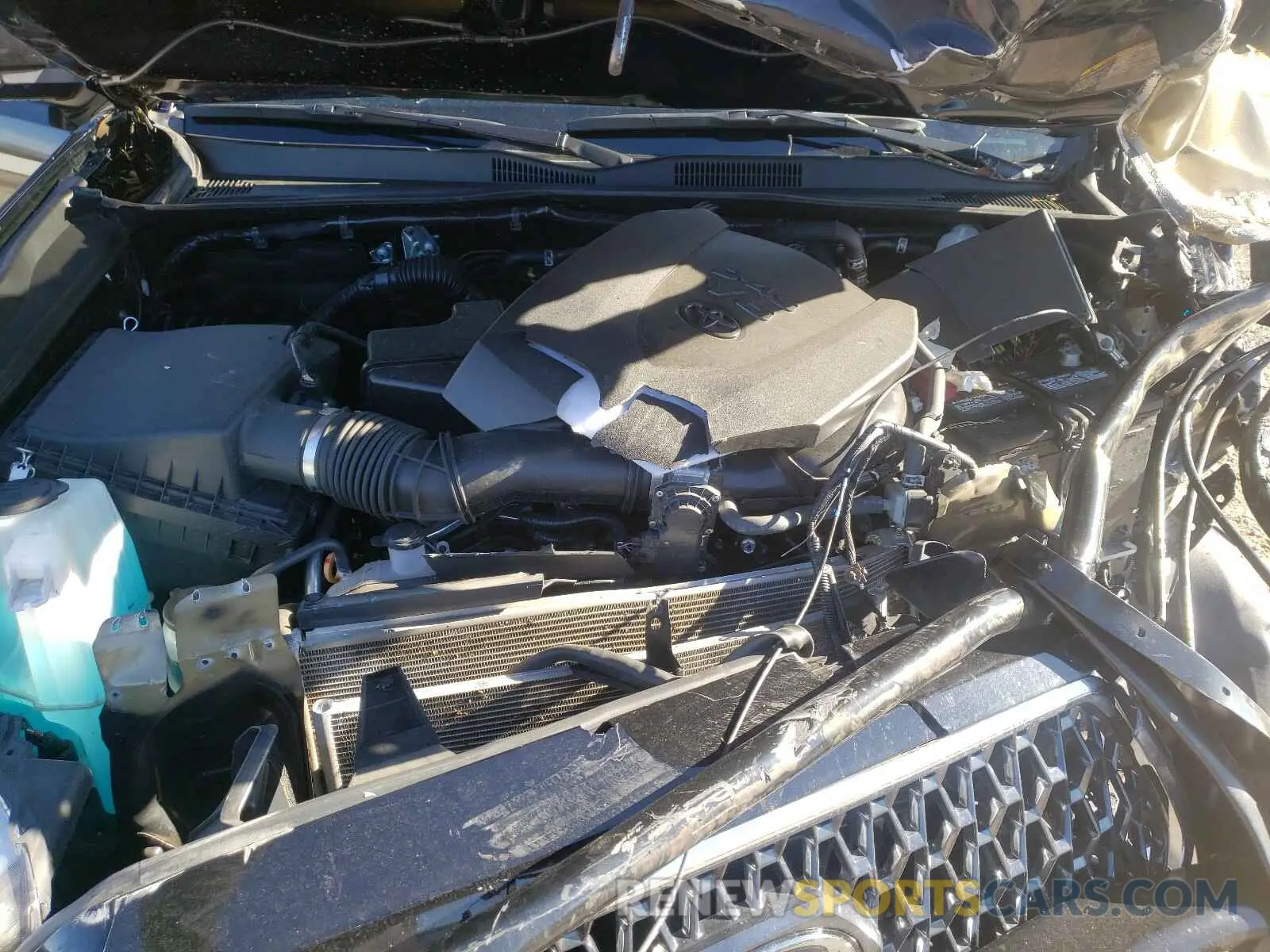 7 Photograph of a damaged car 3TMCZ5AN6KM272689 TOYOTA TACOMA 2019