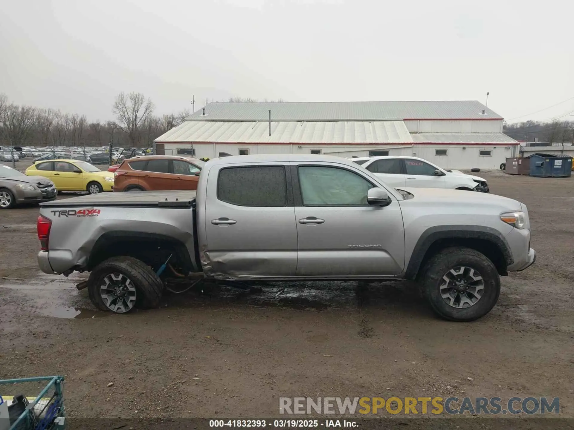 13 Фотография поврежденного автомобиля 3TMCZ5AN7KM246599 TOYOTA TACOMA 2019