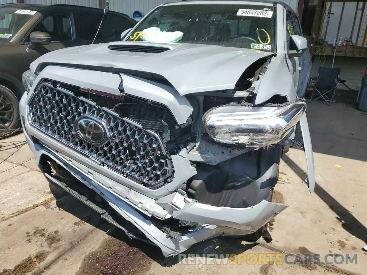 9 Photograph of a damaged car 3TMCZ5AN7KM257392 TOYOTA TACOMA 2019
