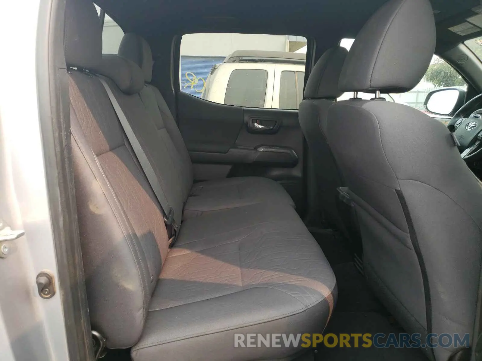 6 Photograph of a damaged car 3TMCZ5AN7KM273592 TOYOTA TACOMA 2019
