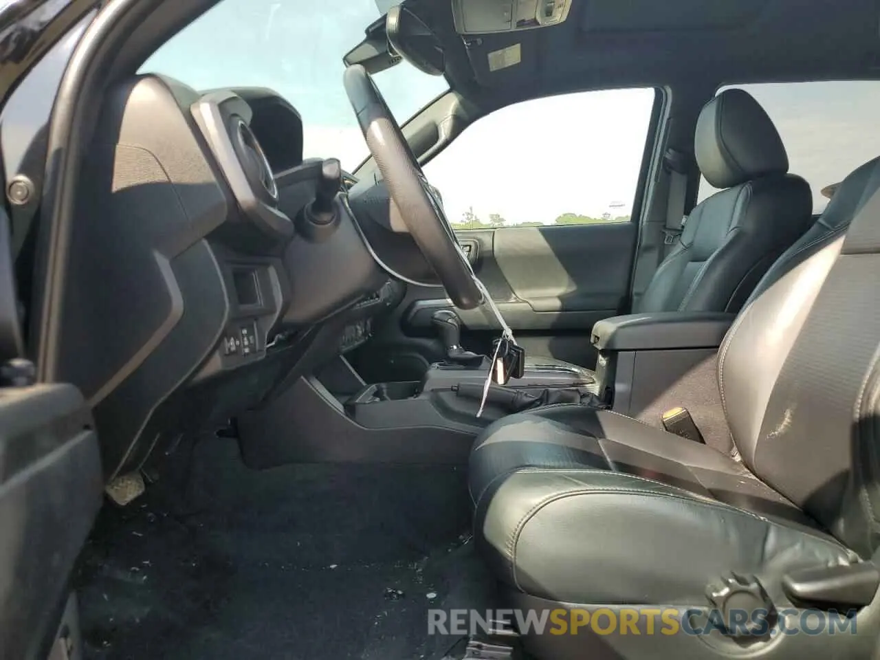7 Photograph of a damaged car 3TMCZ5AN7KM279134 TOYOTA TACOMA 2019