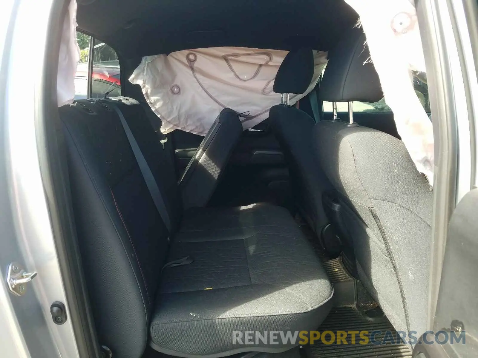 6 Photograph of a damaged car 3TMCZ5AN8KM225499 TOYOTA TACOMA 2019
