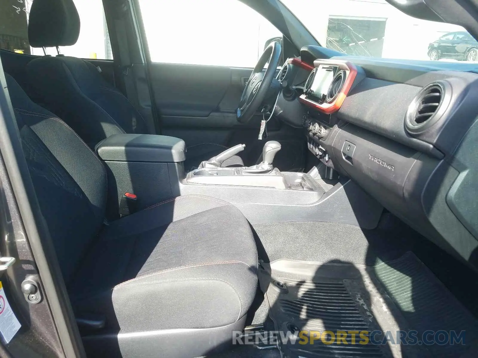 5 Photograph of a damaged car 3TMCZ5AN8KM260642 TOYOTA TACOMA 2019