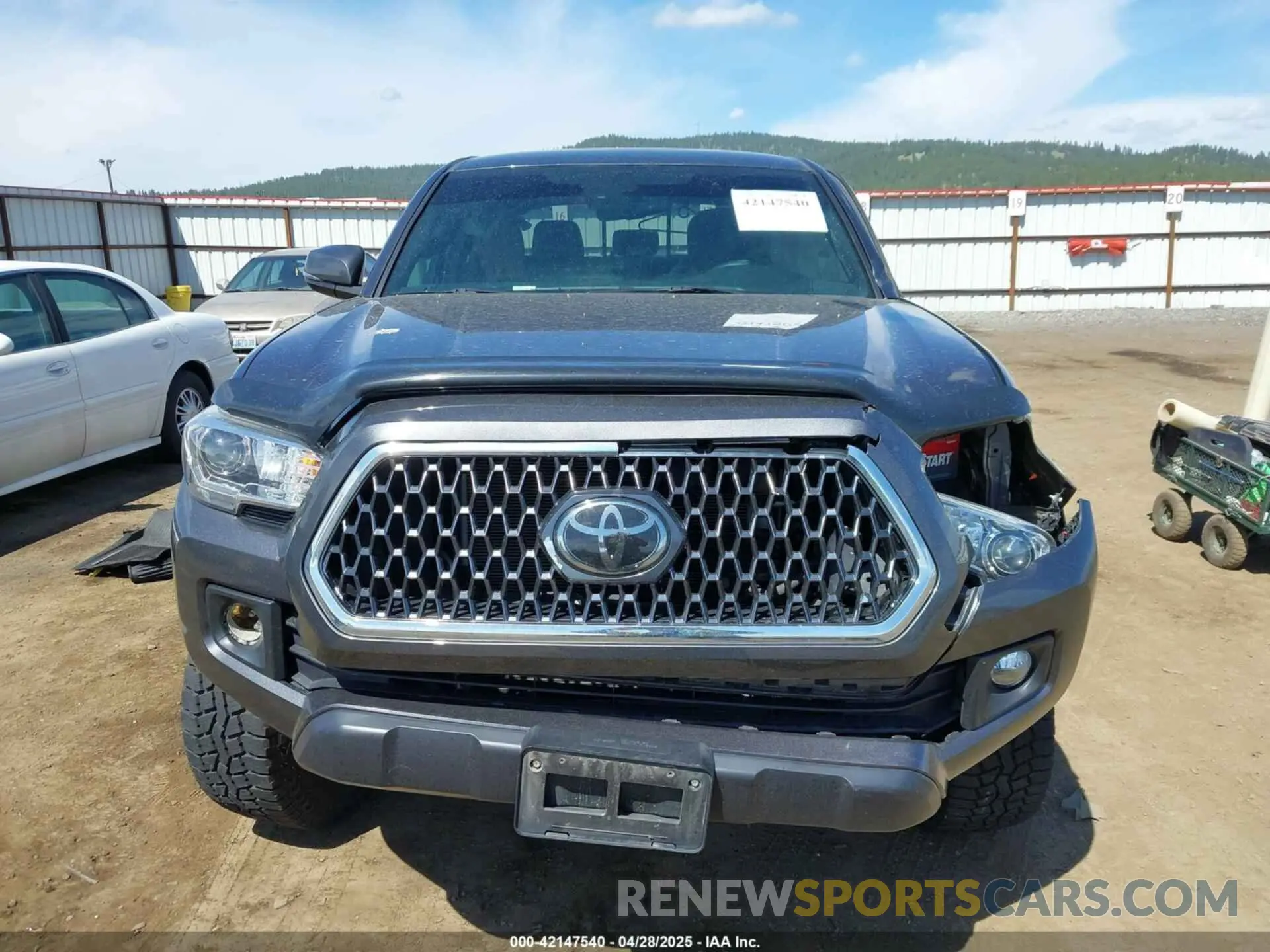 12 Фотография поврежденного автомобиля 3TMCZ5ANXKM191842 TOYOTA TACOMA 2019