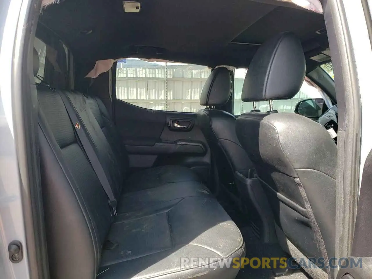 6 Фотография поврежденного автомобиля 3TMCZ5ANXKM251649 TOYOTA TACOMA 2019